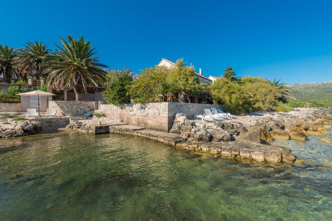 Luxury Beachfront Villa Mare With Private Pool At The Beach Orebic - Peljesac ภายนอก รูปภาพ