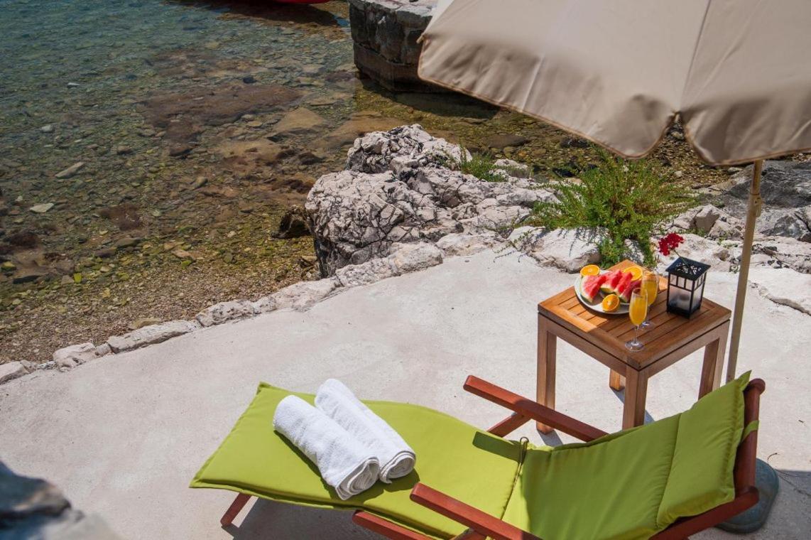 Luxury Beachfront Villa Mare With Private Pool At The Beach Orebic - Peljesac ภายนอก รูปภาพ