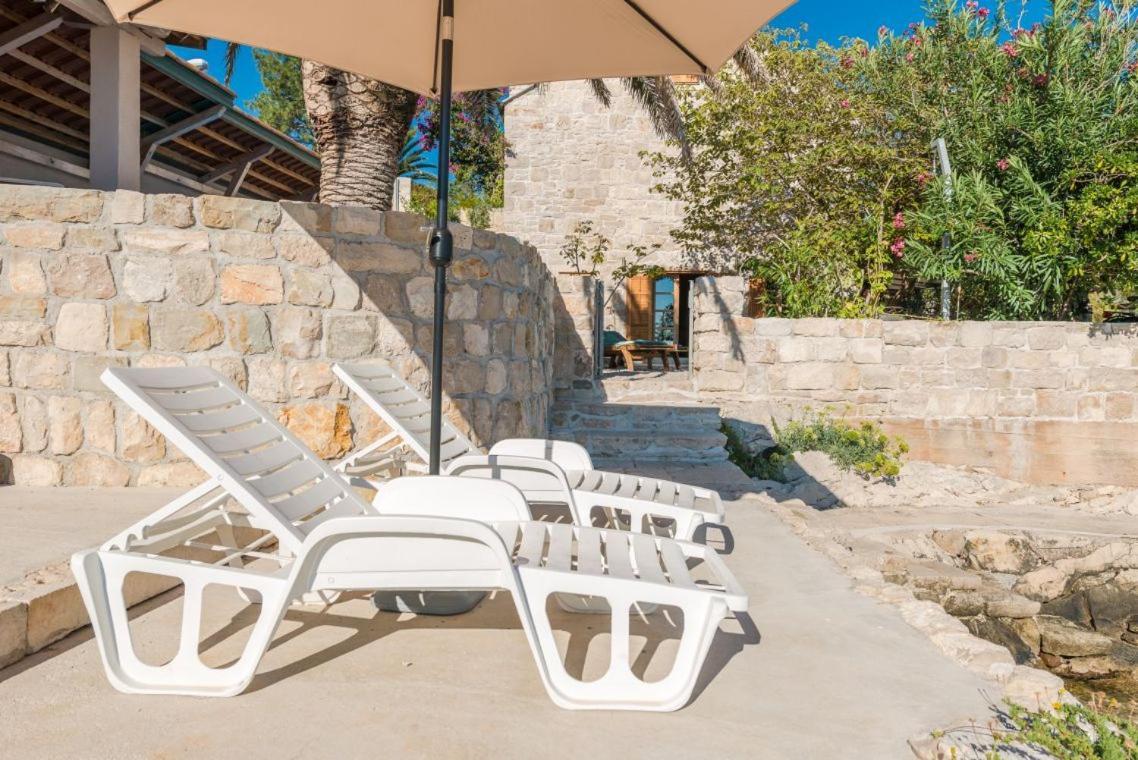 Luxury Beachfront Villa Mare With Private Pool At The Beach Orebic - Peljesac ภายนอก รูปภาพ